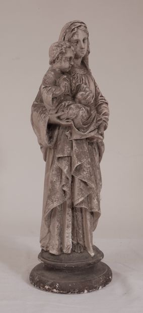 Sculpture en plâtre représentant la Vierge...
