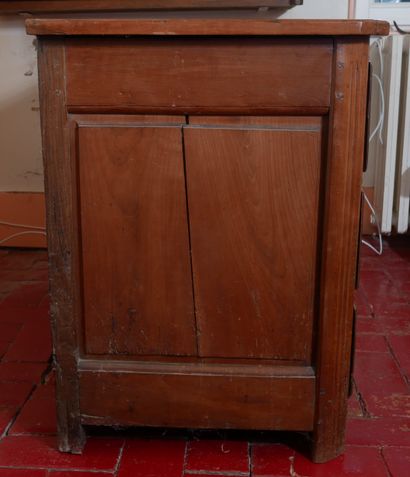 Commode en bois naturel à pans coupés, montants...