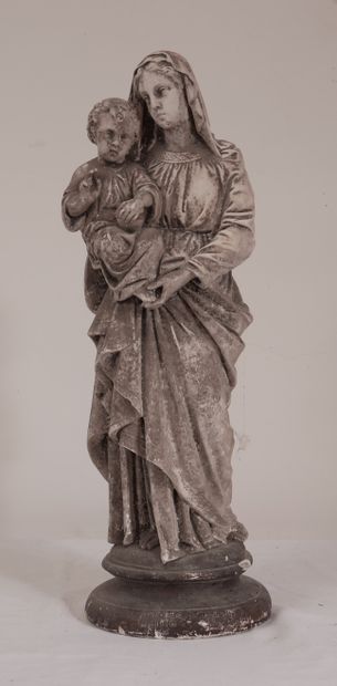 Sculpture en plâtre représentant la Vierge...
