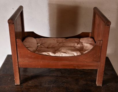 Lit bateau de poupée en bois naturel

H :...