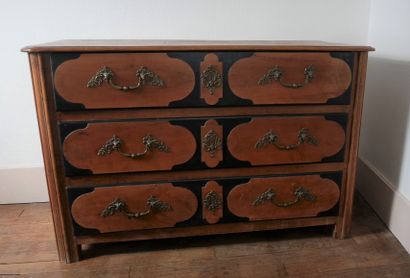 Commode en bois fruitier et bois noirçi à...