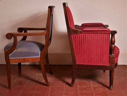 Lot :

- Fauteuil cabriolet en bois naturel...