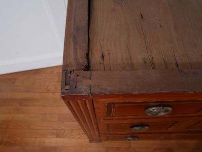 Commode en bois de placage marquetée de filets...