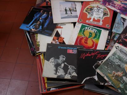 Lot de vinyles dont classique, les Doors,...