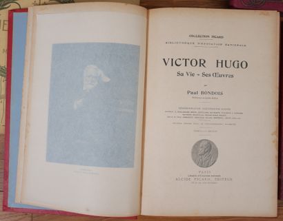 Lot de livres en percaline et divers