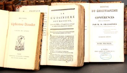 Lot of mismatched bound books (accidents...