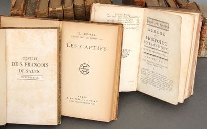 Lot of mismatched bound books (accidents...