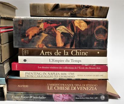 Set of album BEAUX ARTS, Paris-Paris; Album...