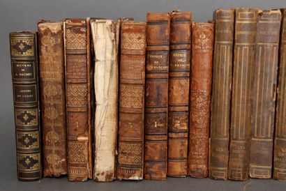 Lot of mismatched bound books (accidents...