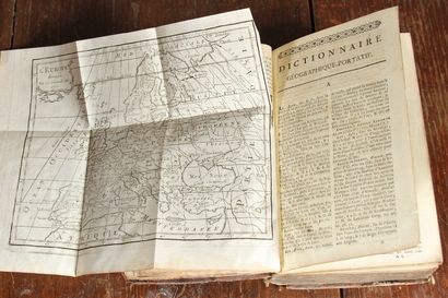 Lot of books of the XVIIIth c. :

- H. TENCKER...
