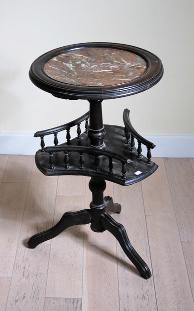 *Tripod pedestal table in stained wood, marble...