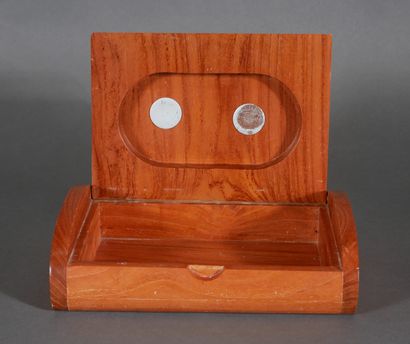 DOM PERIGNON

Cigar box in natural wood of...