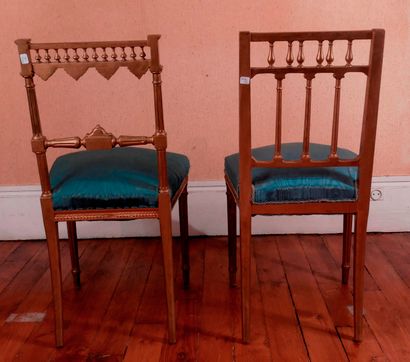Lot :

- Pair of Louis XV style natural wood...