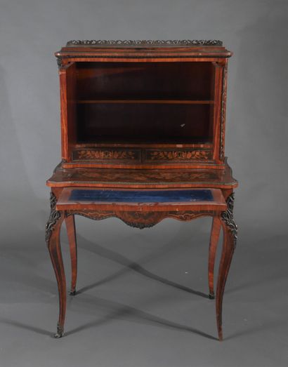 Veneer desk with flower inlays, Dutch work

H...