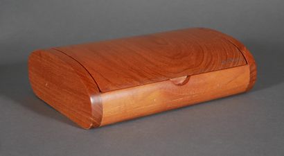 DOM PERIGNON

Cigar box in natural wood of...