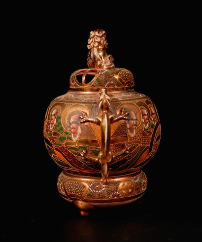 *Lot of modern Satsuma earthenware:

- Pair...