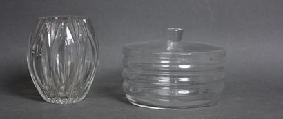 *Lot :

- DAUM Nancy

Ovoid vase in cut crystal,...