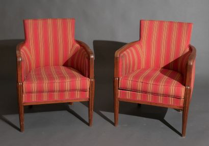 Lot:

- Pair of natural wood bergères, 1940s

H...