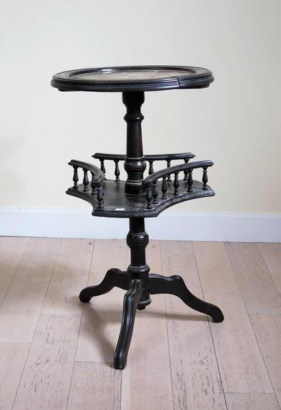 *Tripod pedestal table in stained wood, marble...