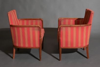 Lot:

- Pair of natural wood bergères, 1940s

H...