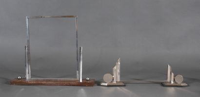 30's style lot:

- Two frames in metal and...