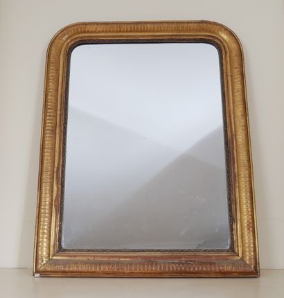 *Rectangular glass with rounded corners in...