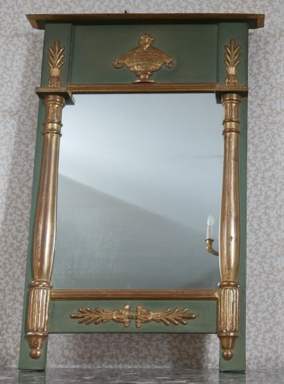 Trumeau in green lacquered wood with half-columns...