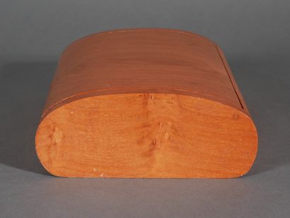 DOM PERIGNON

Cigar box in natural wood of...