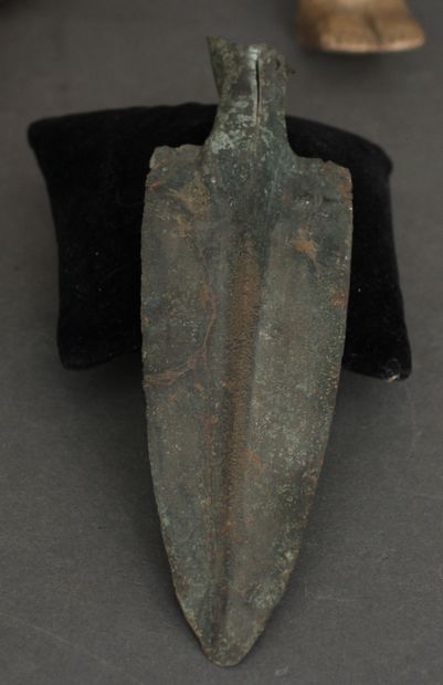 Lot of modern archaeological souvenirs (approx....