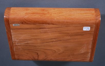 DOM PERIGNON

Cigar box in natural wood of...