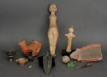 Lot of modern archaeological souvenirs (approx....