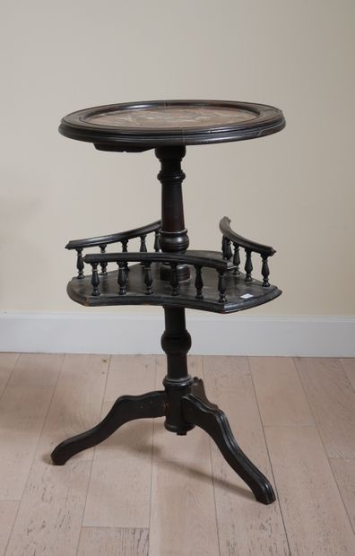 *Tripod pedestal table in stained wood, marble...