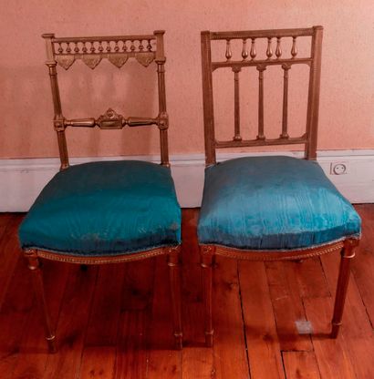 Lot :

- Pair of Louis XV style natural wood...