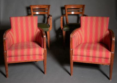 Lot:

- Pair of natural wood bergères, 1940s

H...