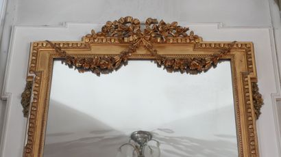 Trumeau in cream lacquered wood, Louis XVI...