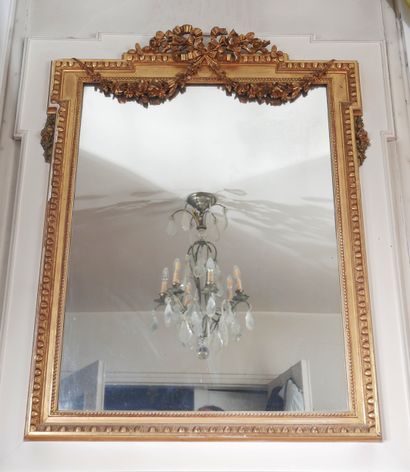 Trumeau in cream lacquered wood, Louis XVI...
