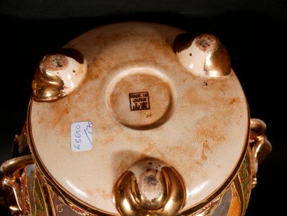 *Lot of modern Satsuma earthenware:

- Pair...