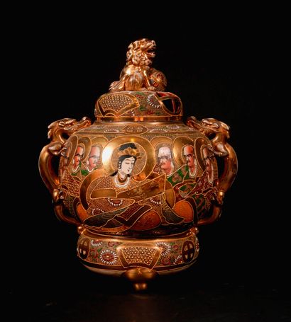 *Lot of modern Satsuma earthenware:

- Pair...