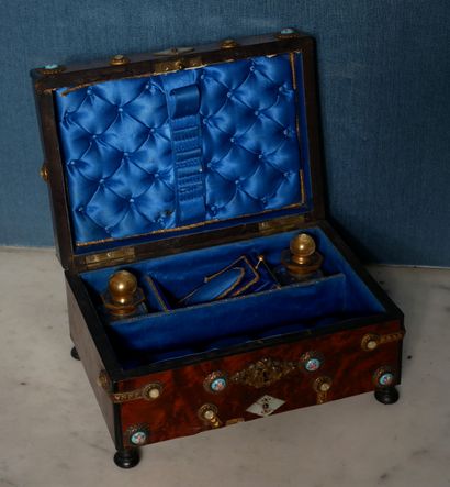 Perfume and jewelry box in veneer with brass,...