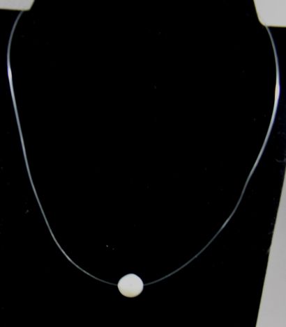 Lot :

- Deux bracelets cordons en tissus...