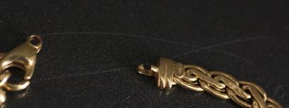 Deux bracelets en or jaune 18k, pds : 22,5-9,4...