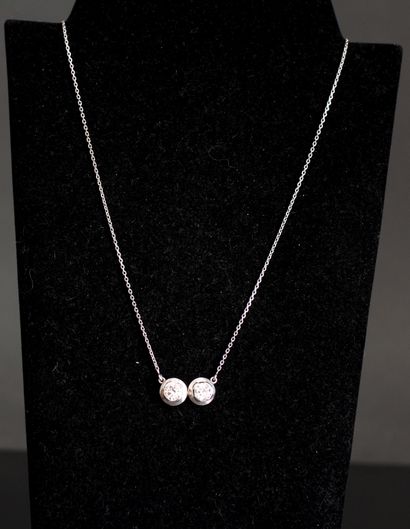 Chaine de cou en or gris 18k ornée de deux...