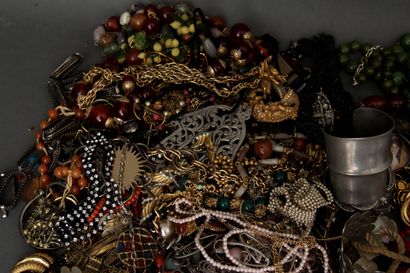 Lot de bijoux fantaisies