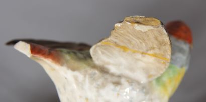 Six sculptures en porcelaine polychrome en...