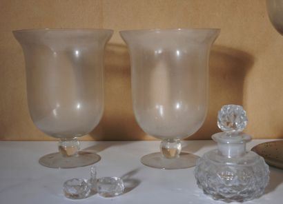 *Lot de photophores en verre et divers
H...