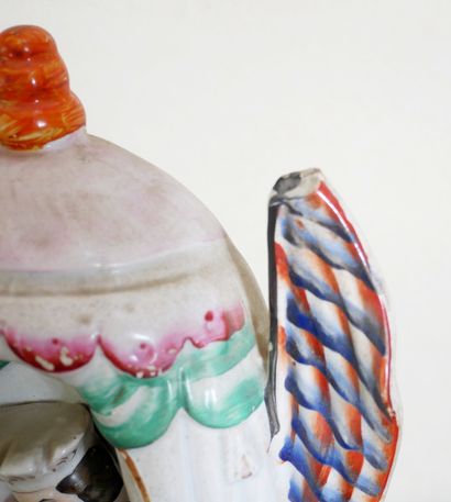 STAFFORDSHIRE
Groupe en faïence polychrome...