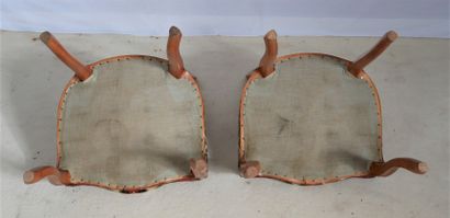 Paire de chaises cabriolets en bois naturel,...