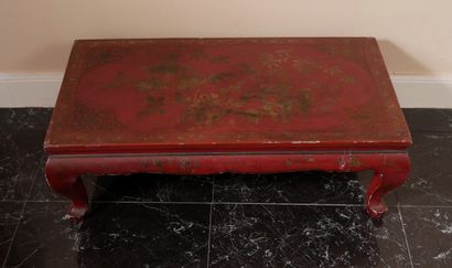 Table basse rectangulaire à pieds cambrés...