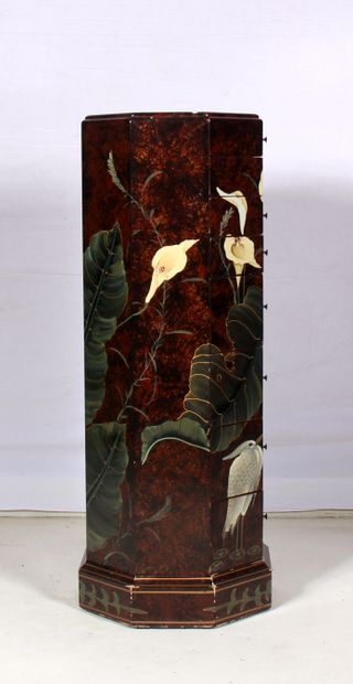 Chiffonnier octogonale en bois laqué polychrome,...