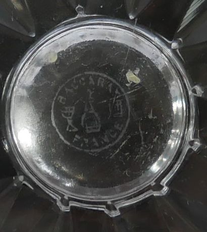 BACCARAT

Paire de bougeoirs ronds en cristal...